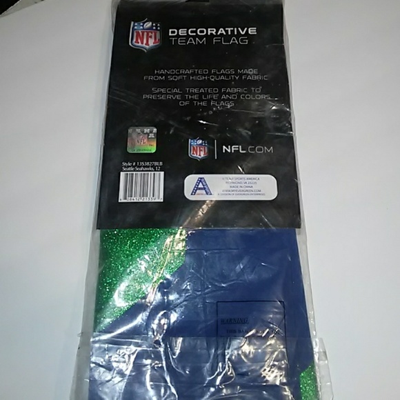NIP NFL Seattle Seahawks Decorative Flag - Picture 4 of 4